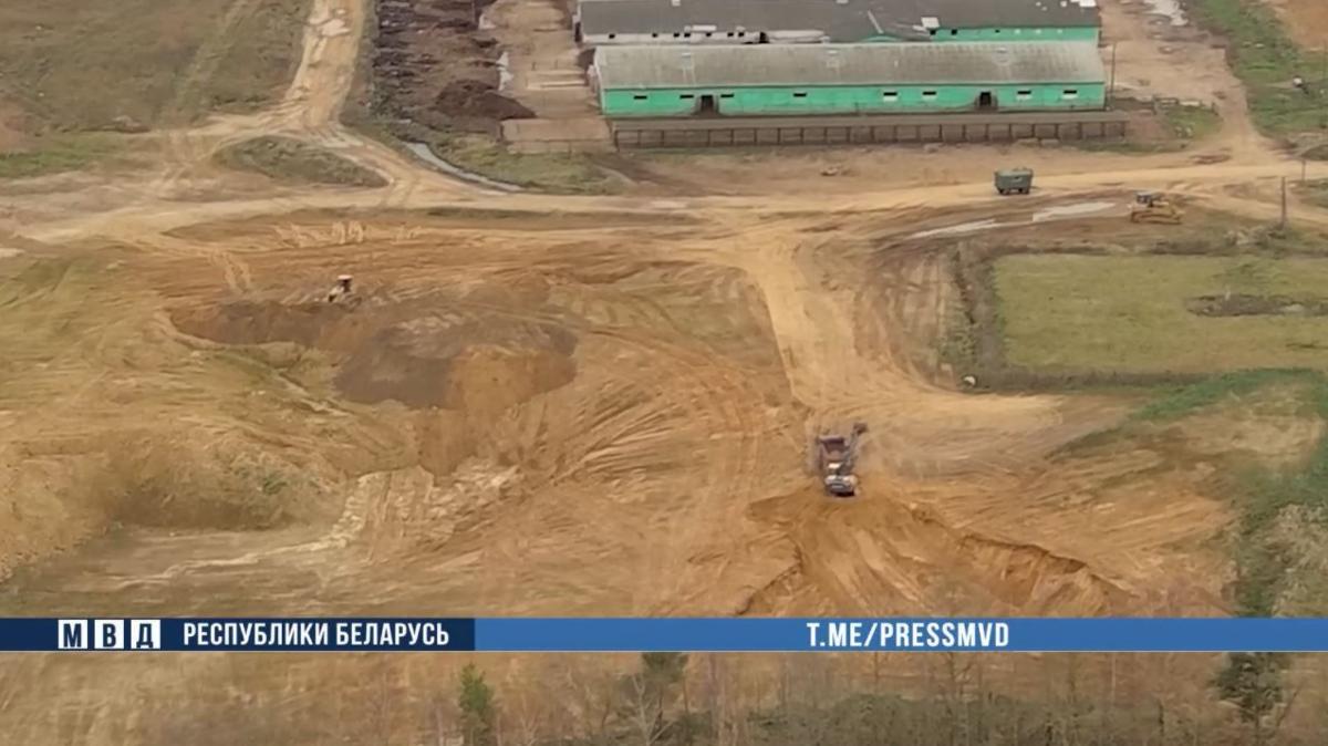 Руководитель фирмы и агроном украли песка на 2 млн рублей