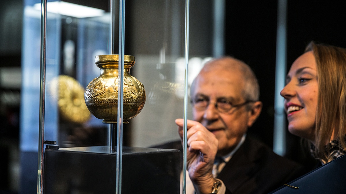 Украине вернули 2,6 тонны скифского золота из музеев Крыма