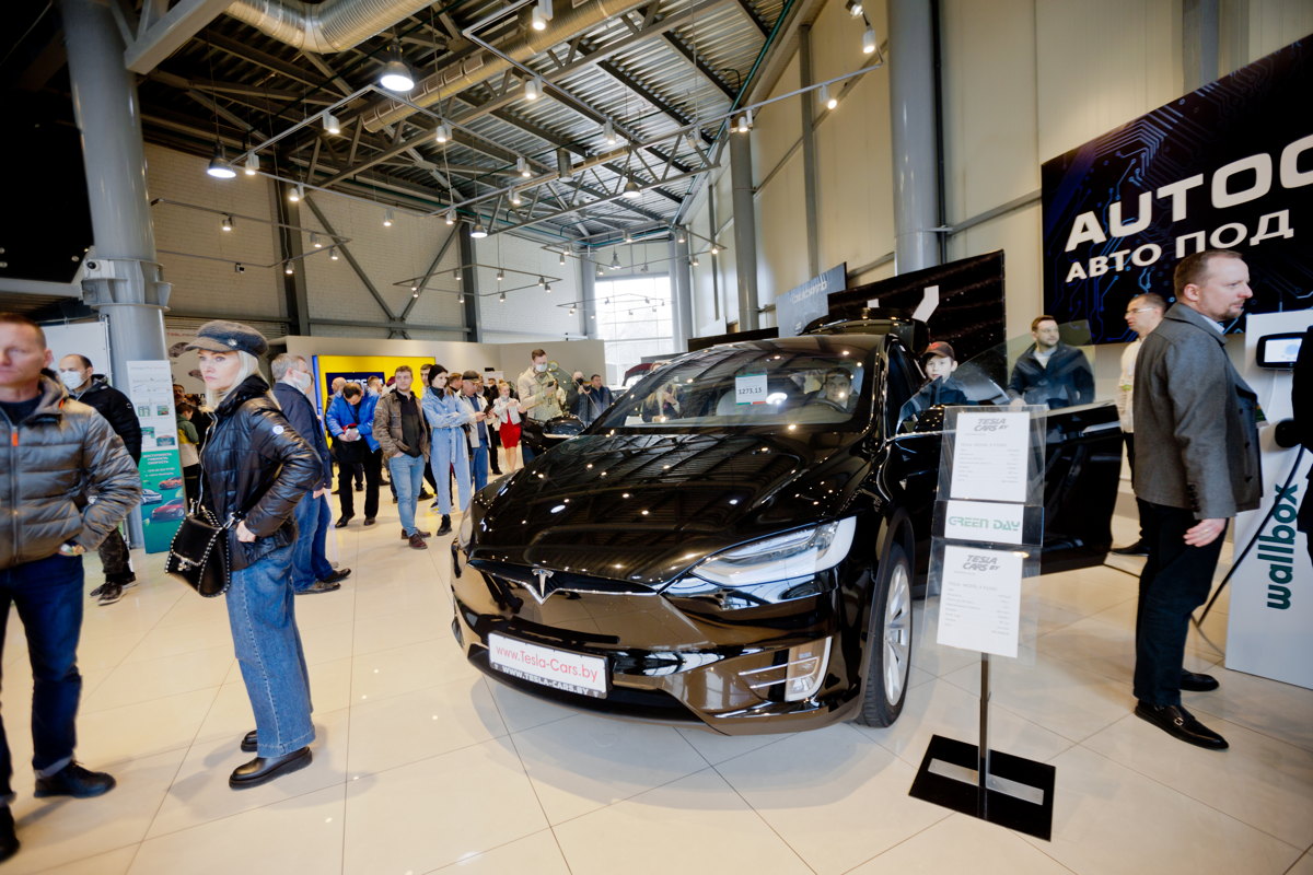 «Tesla — самые сексуальные автомобили в мире»: в Минске прошел 1-й фестиваль электромобилей Green Day