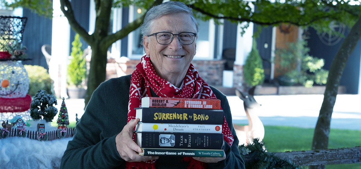 Билл Гейтс составил топ-5 своих самых любимых книг