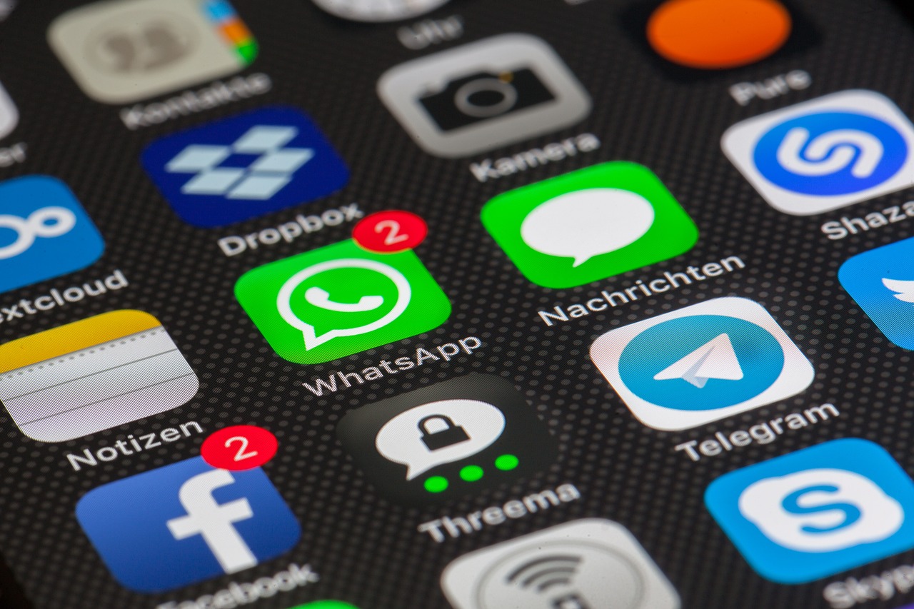 У WhatsApp, Instagram и Facebook глобальный сбой