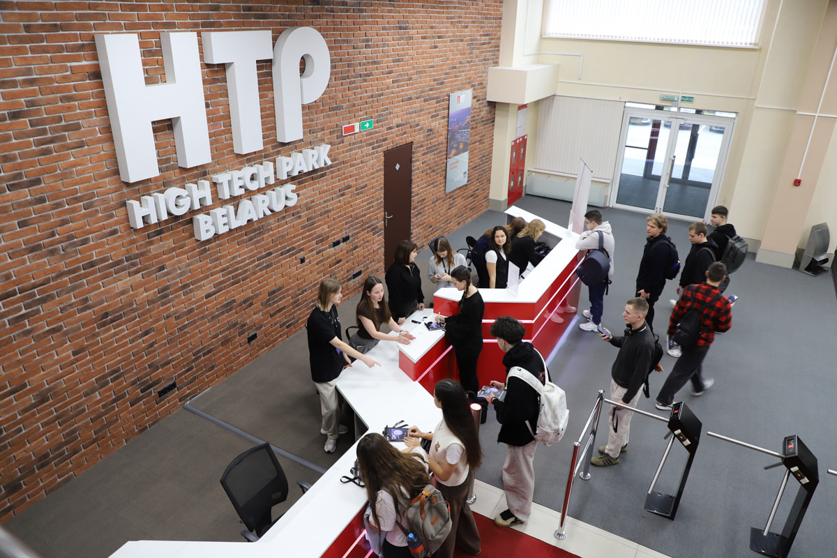 Белорусское ПО, помощь стартапам и куда идет белорусская «айтишка». Большое интервью с главой ПВТ Анной Рябовой