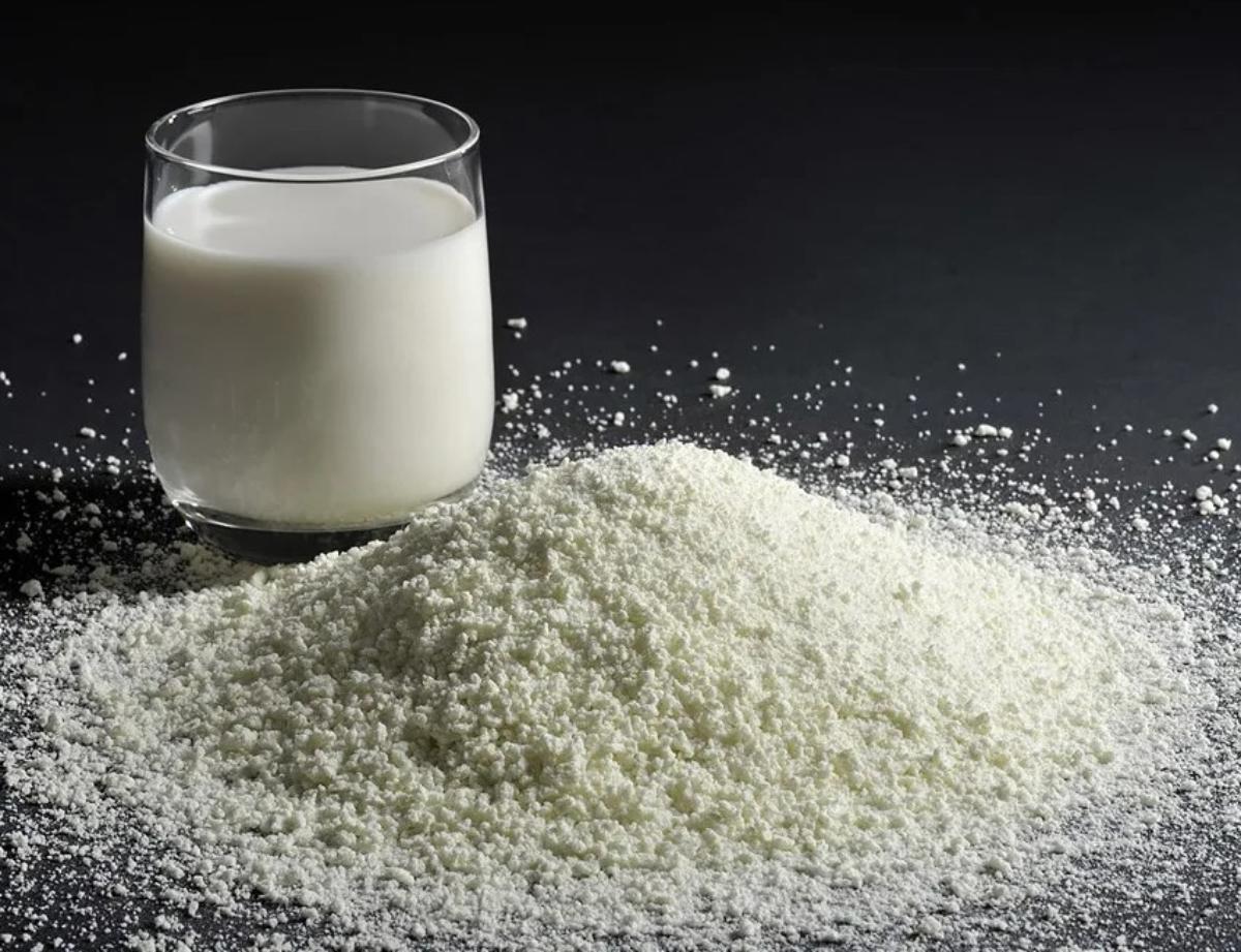 Беларусь увеличила экспортные цены на молоко и сливки для всех стран, кроме России