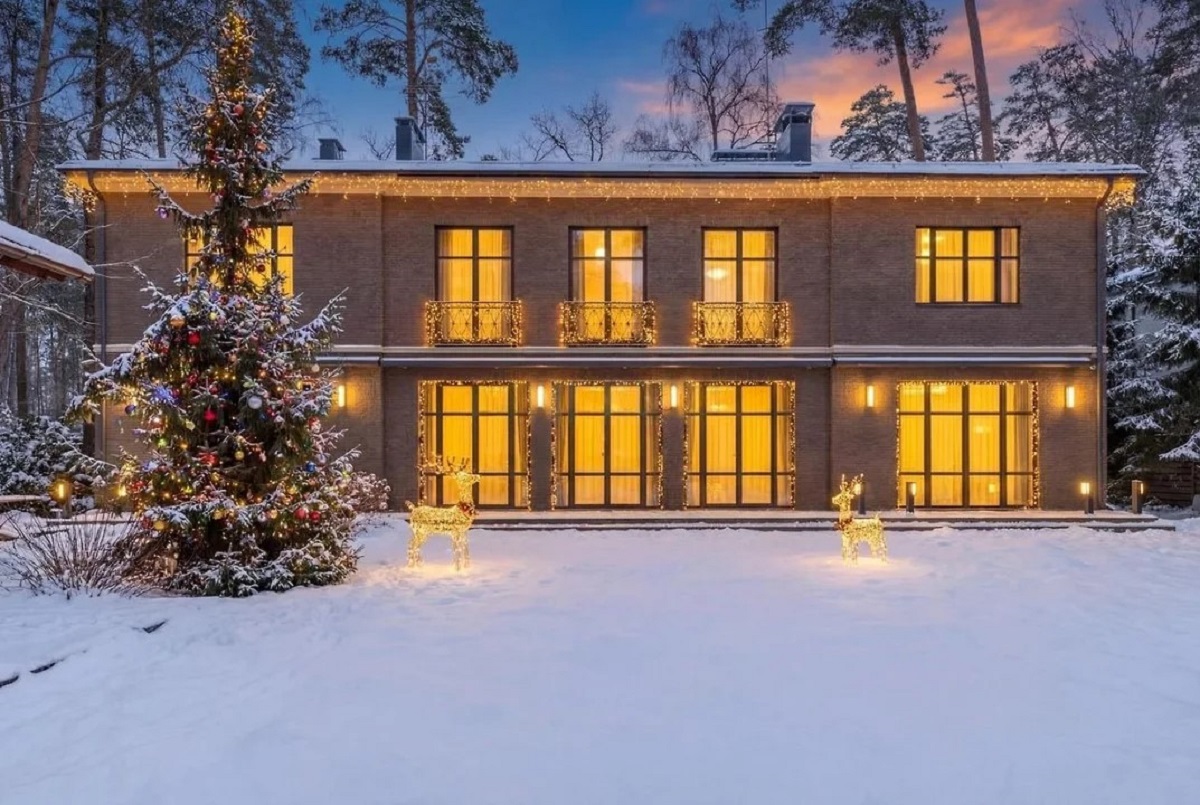 Стивен Сигал решил продать свой дом на Рублевке