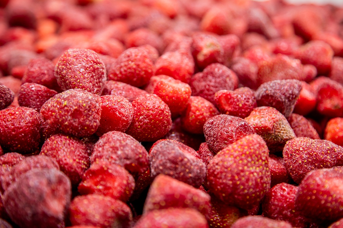 Как в Марьиной Горке делают замороженные ягоды и чебуреки без вредных «ешек»