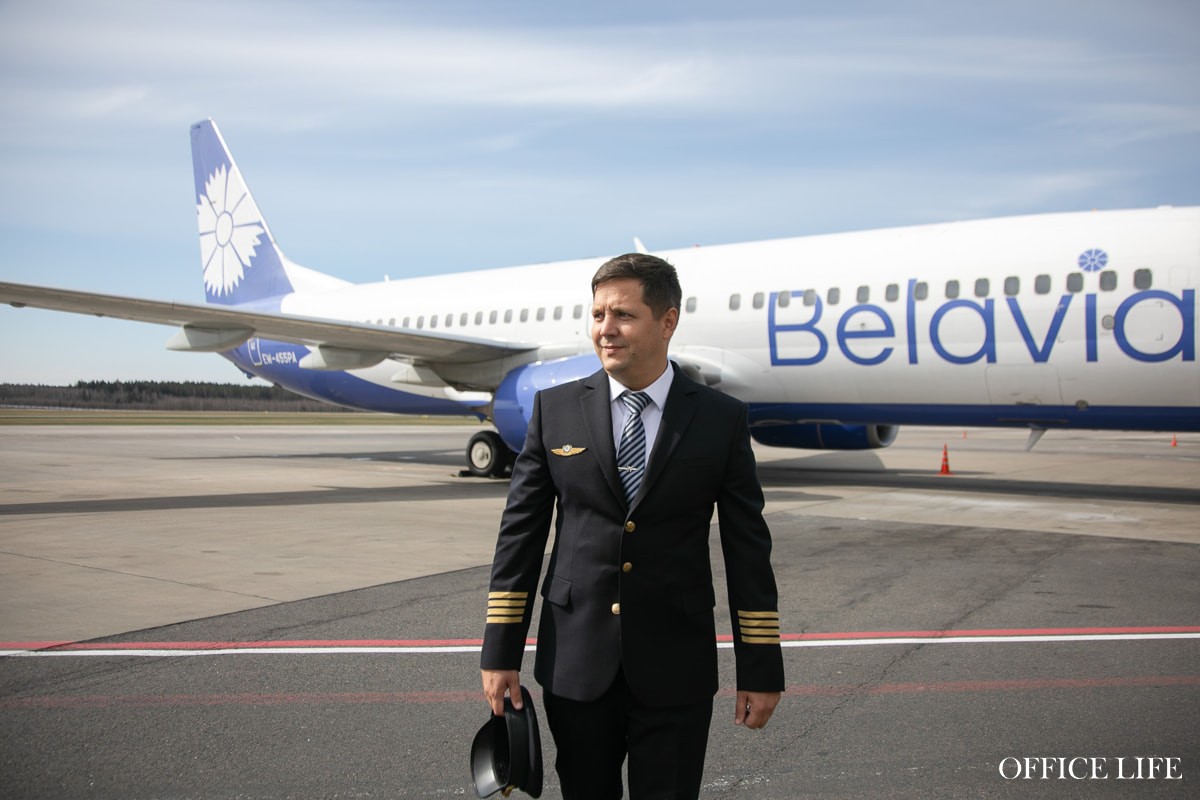 «Это&nbsp;же просто работа». Поговорили с&nbsp;пилотом Belavia, который вывозил белорусов с&nbsp;Ближнего Востока