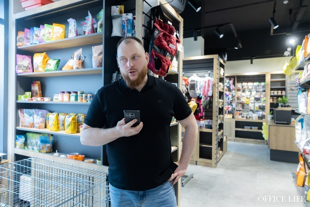 Ни одна собака не пострадала! Как мы тестировали робот-пылесос в салоне для животных