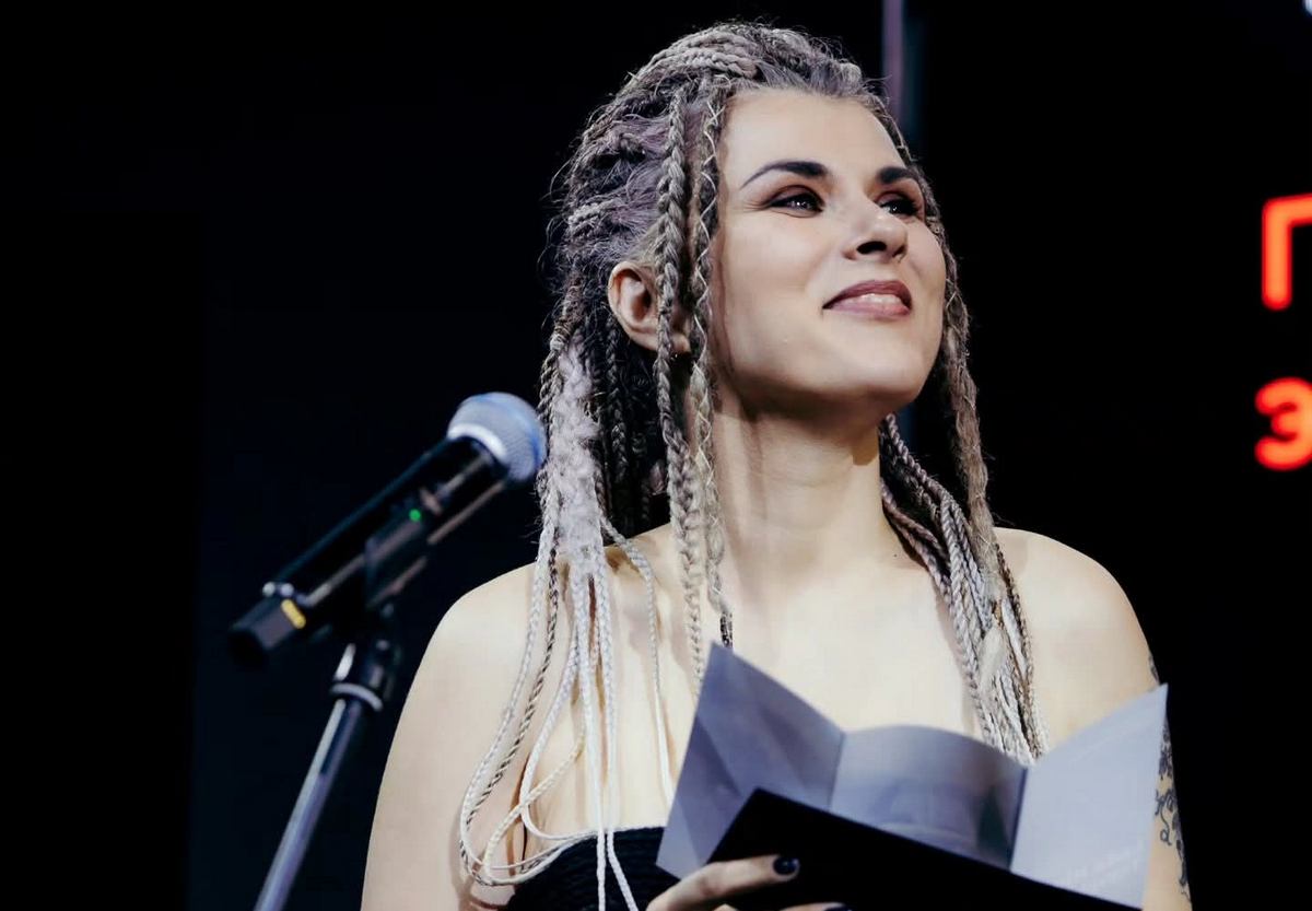 «Муж орет на каждом светофоре». Обсудили с АвтоМашей сексизм на дорогах, материнство и почему страшно разводиться