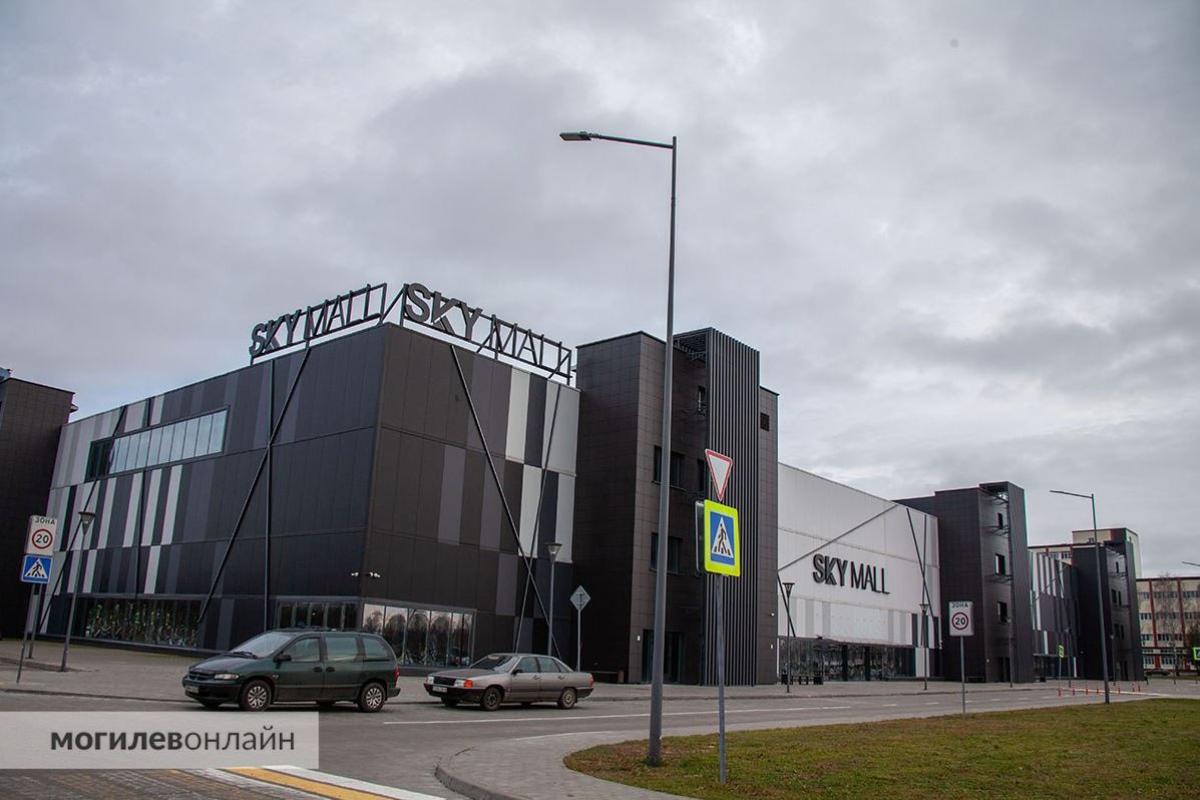 В Могилеве открылся самый крупный ТЦ в городе. Его строили почти 15 лет