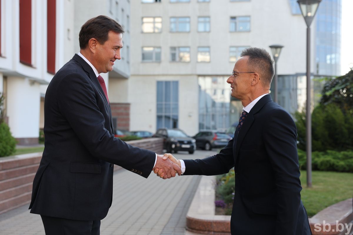 Глава МИД Венгрии Сийярто приехал с визитом в Беларусь