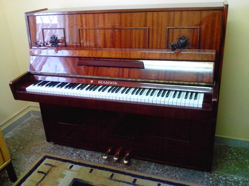 «Пианинки», валенки и друге. Топ-5 уникальных фабрик Беларуси из СССР: что с ними стало?