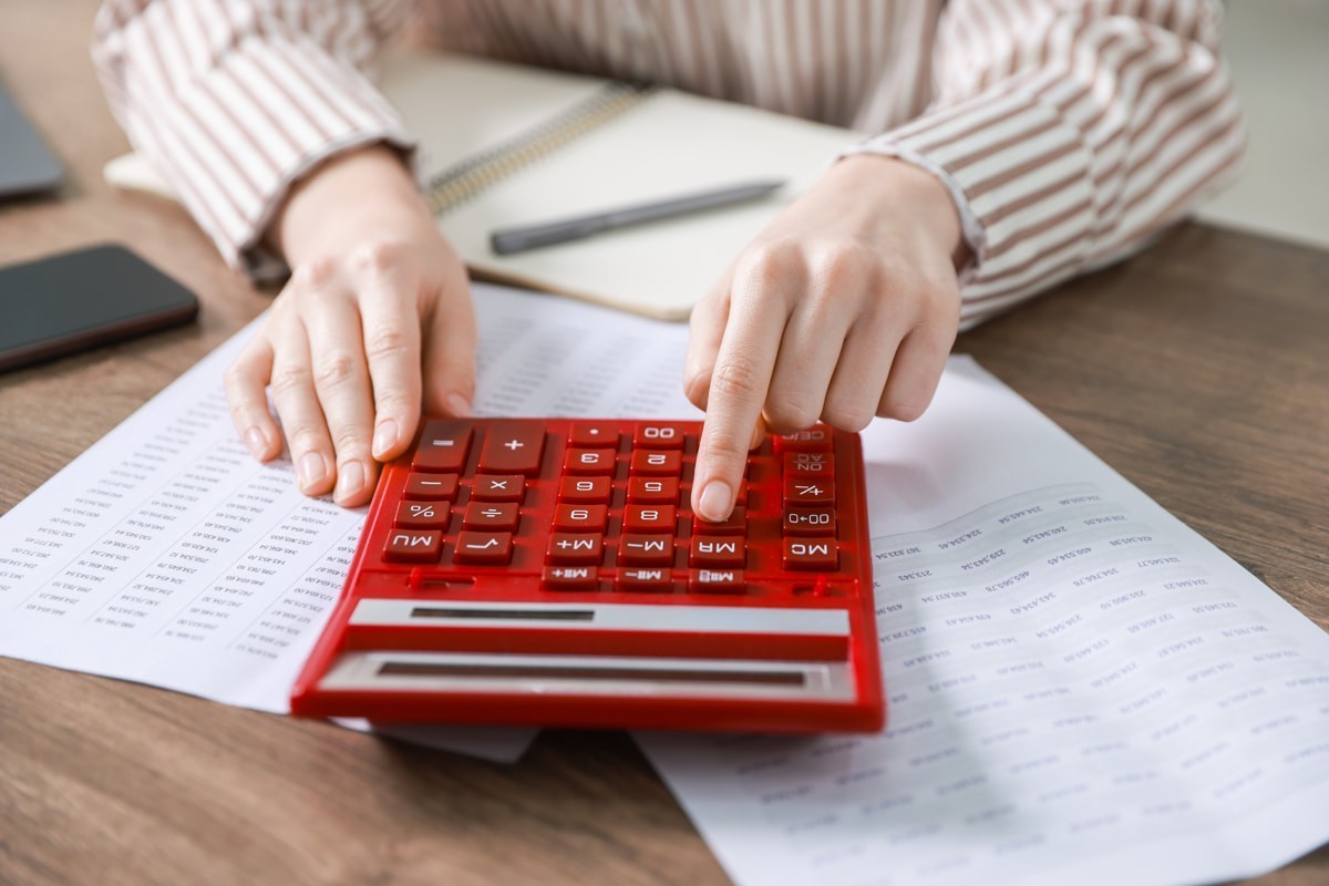 Приостановление операций и сверхдоходы: какие налоговые риски возникли у бизнеса в 2026-м