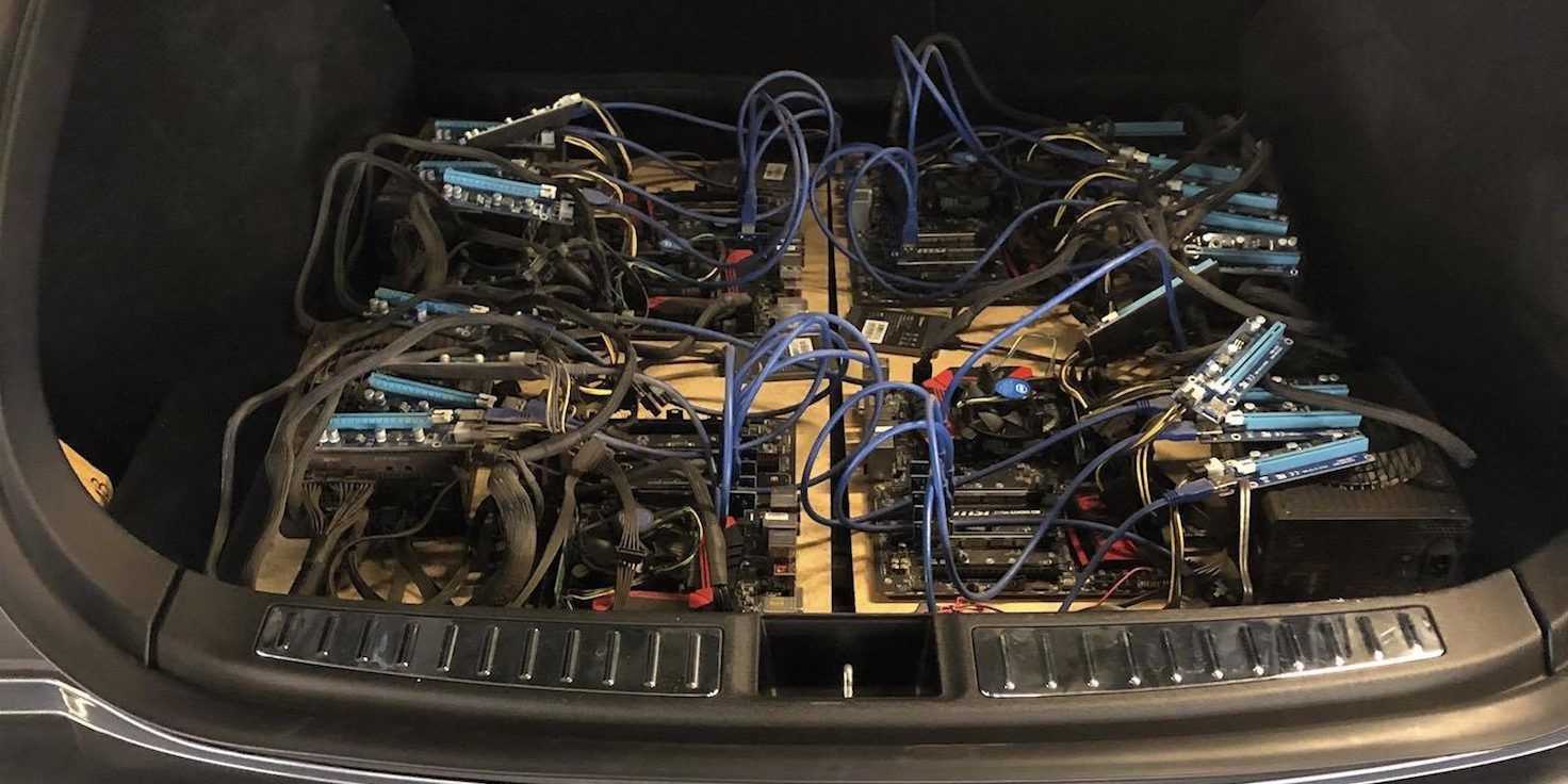 Владелец Tesla майнит криптовалюту из багажника электрокара