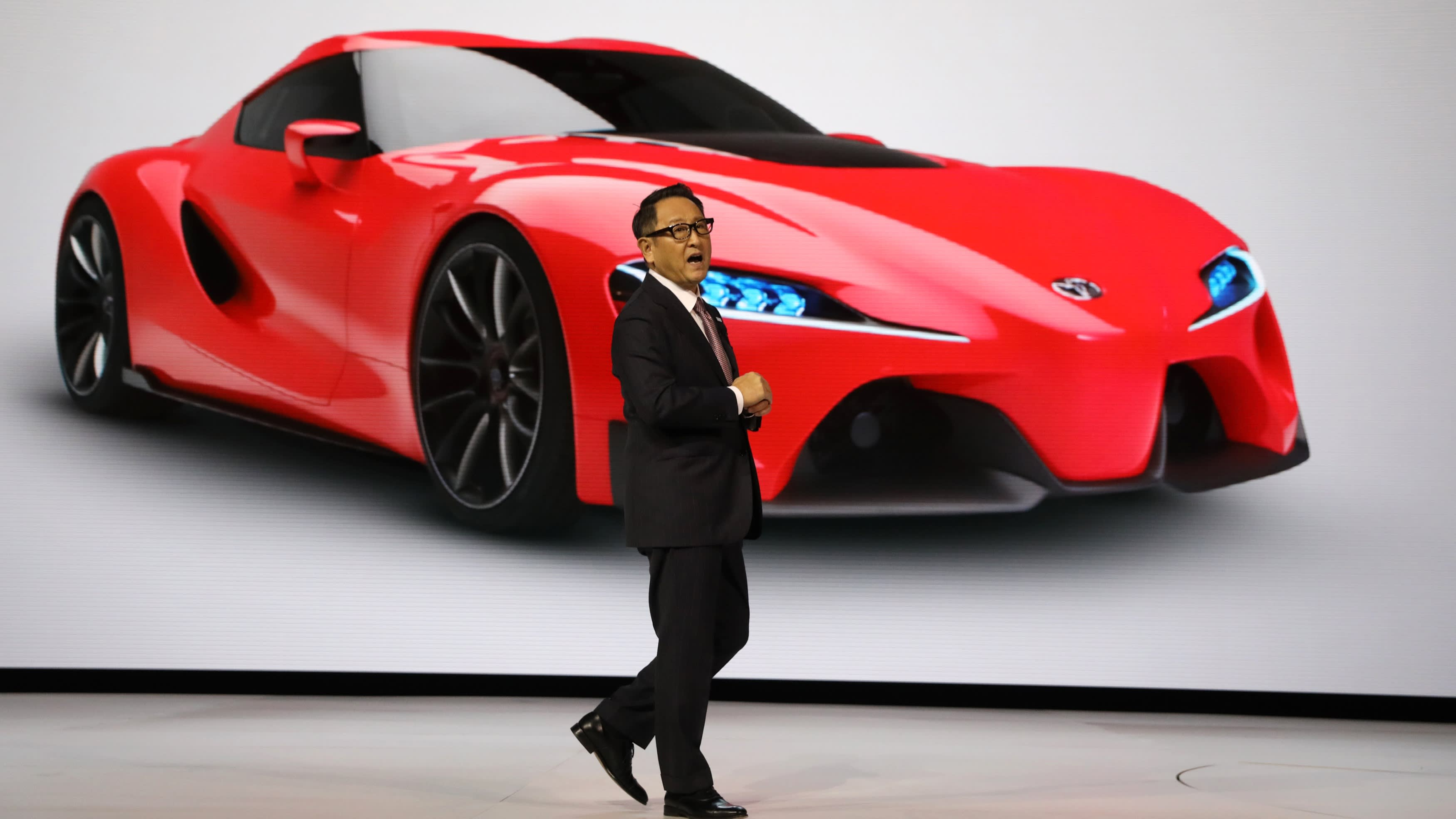 Toyota обещает электрокар, который будет заряжаться за 10 минут
