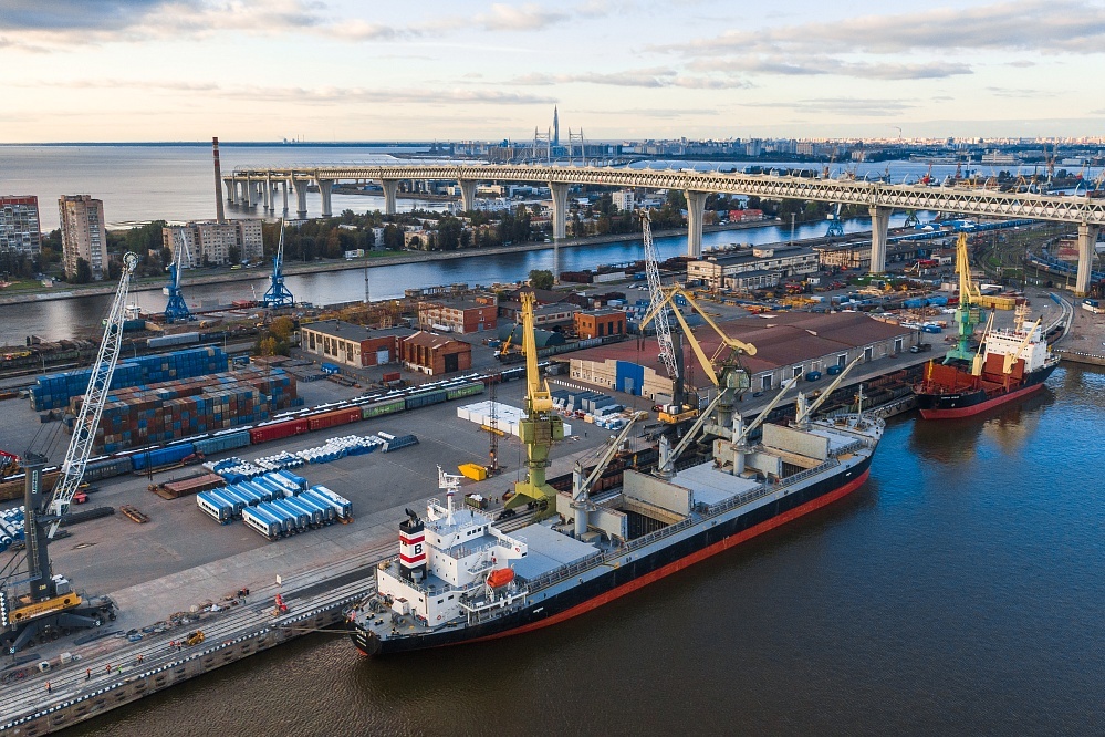 Как белорусскому бизнесу использовать порты в России для доставки грузов