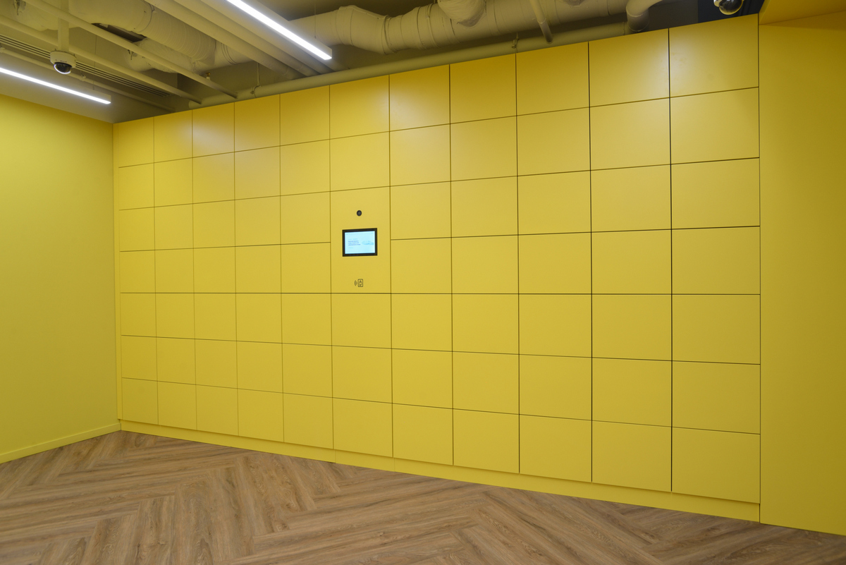 «Однажды мы делали офис с кроватью». Почему рабочие пространства все больше напоминают дом