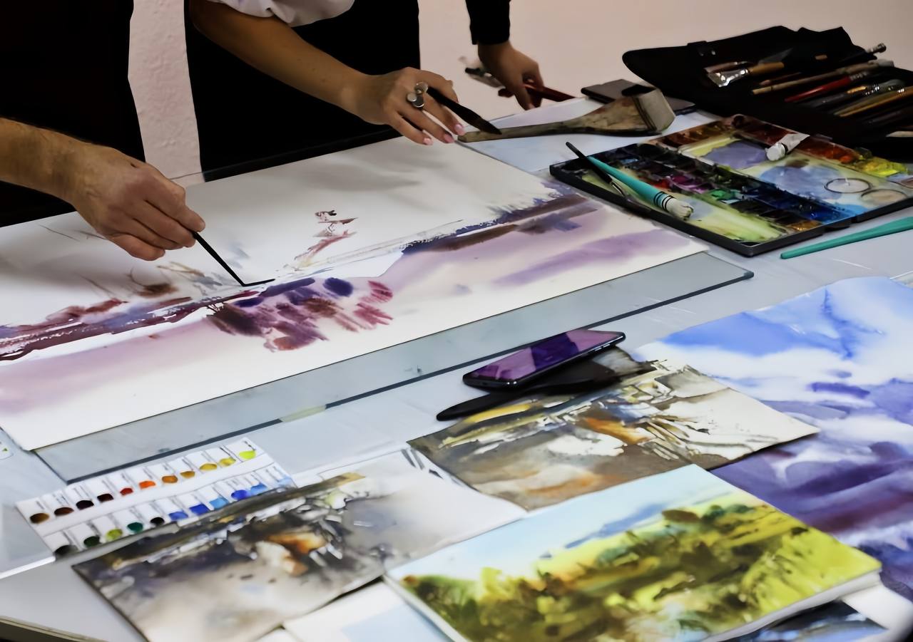 «На плохой бумаге хорошей работы не получится». Как открыть студию рисования