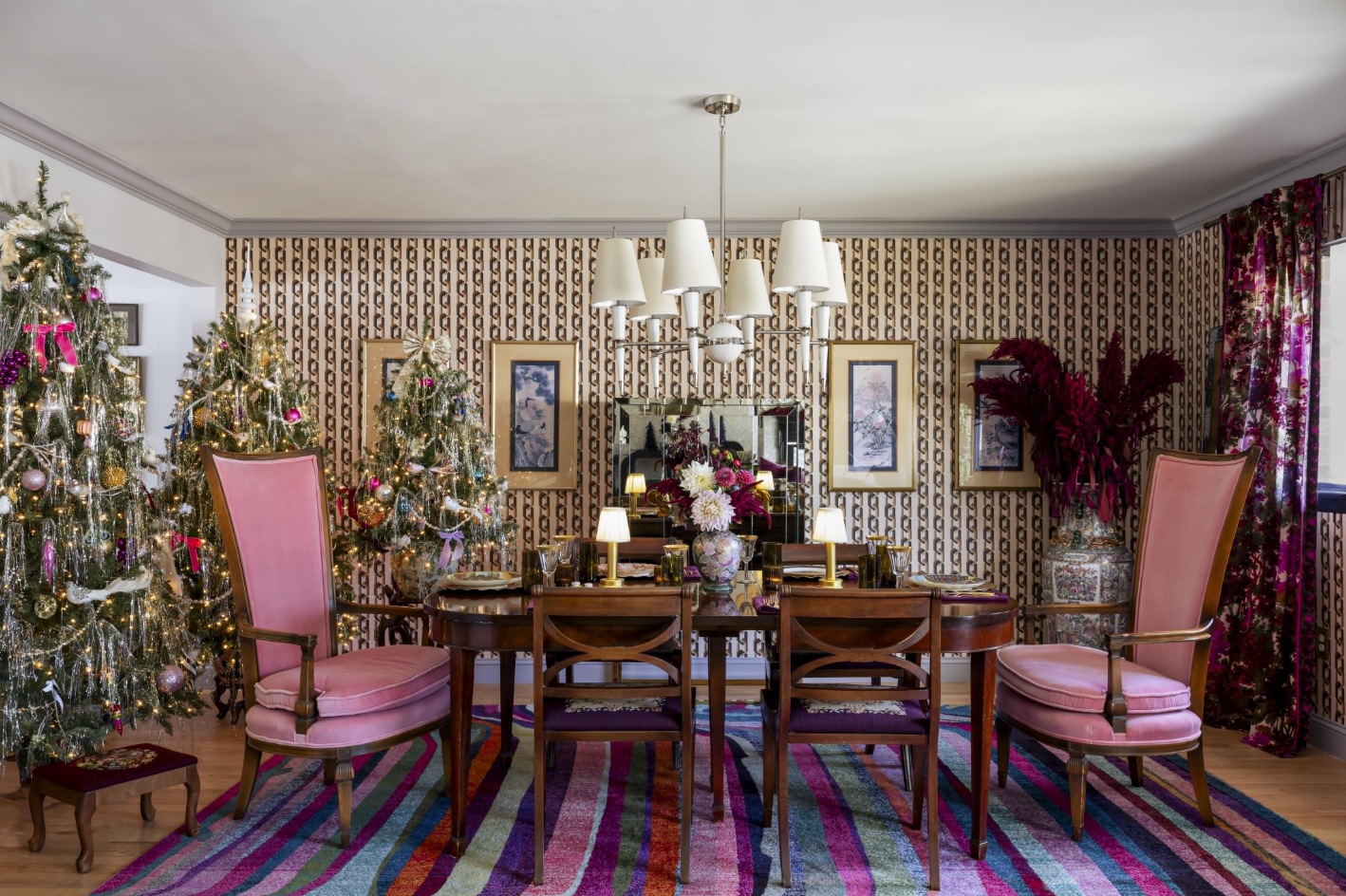 5 смелых идей для новогодней елки в офисе