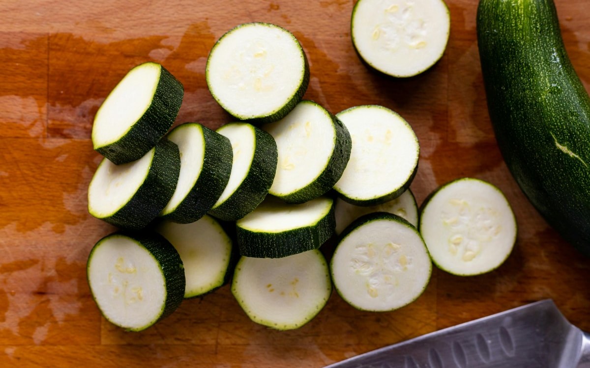 Как отказаться от кабачков и не потерять родных? Разобрали главную летнюю проблему белорусов