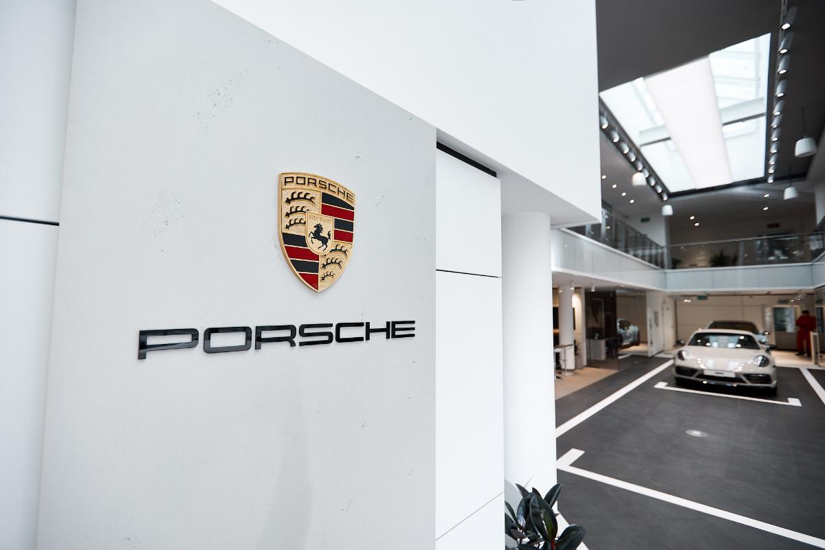 Porsche открыла в Минске первый в Восточной Европе центр Destination Porsche
