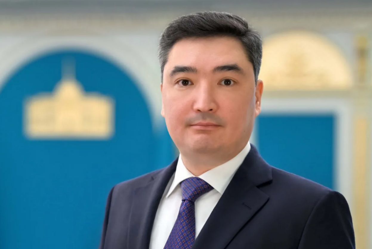 В Казахстане правительство возглавил 43-летний юрист