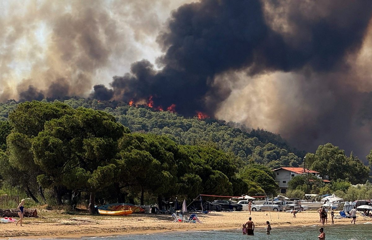 «Мы вступаем в эру гибели туризма»: как климатические изменения губят индустрию отдыха