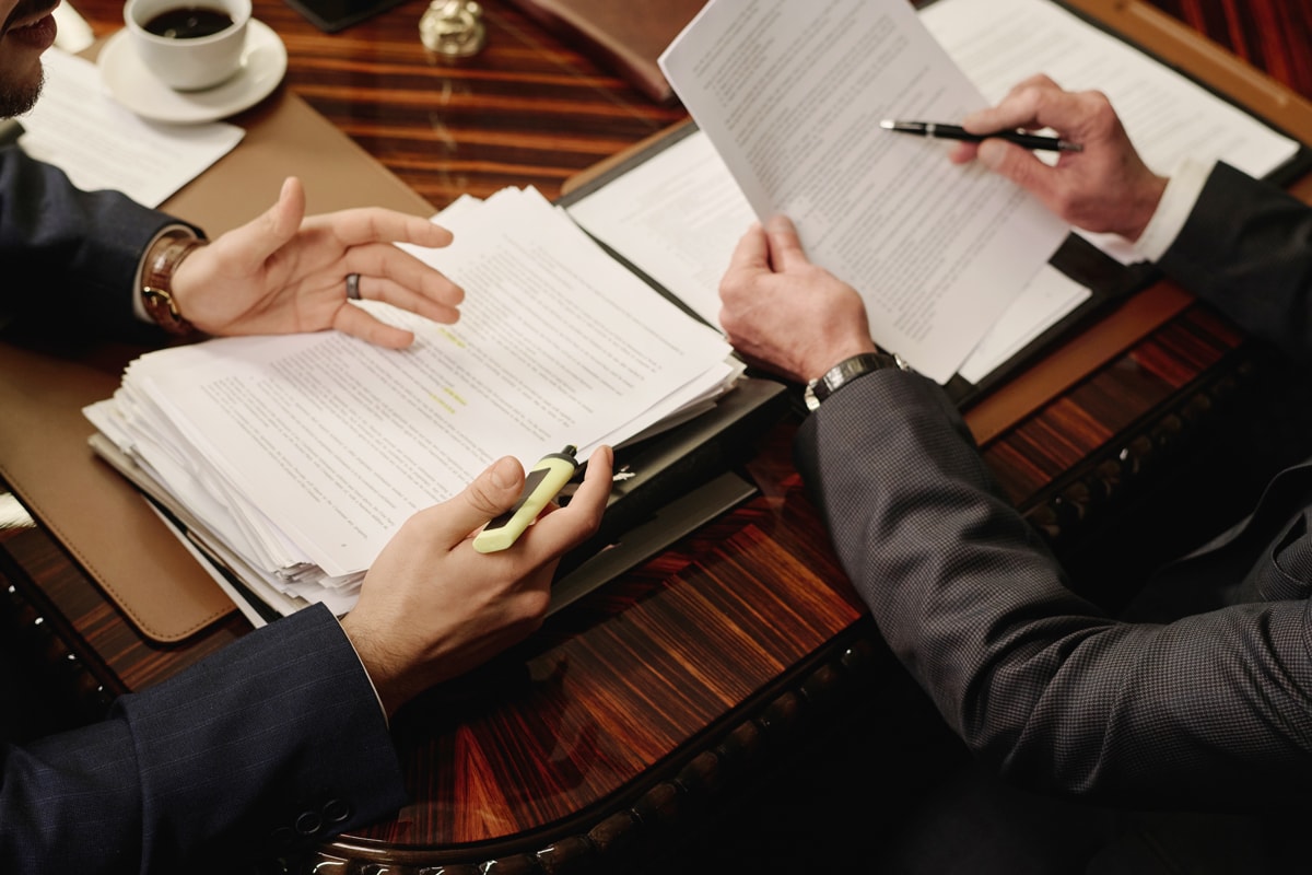 Что делать инвесторам «Зубр Автогрупп» и&nbsp;«Свисс Лизинг»? Составили инструкцию по&nbsp;возврату денег