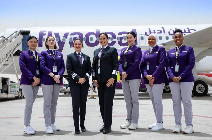 Саудовская авиакомпания совершила первый в истории рейс с полностью женским экипажем