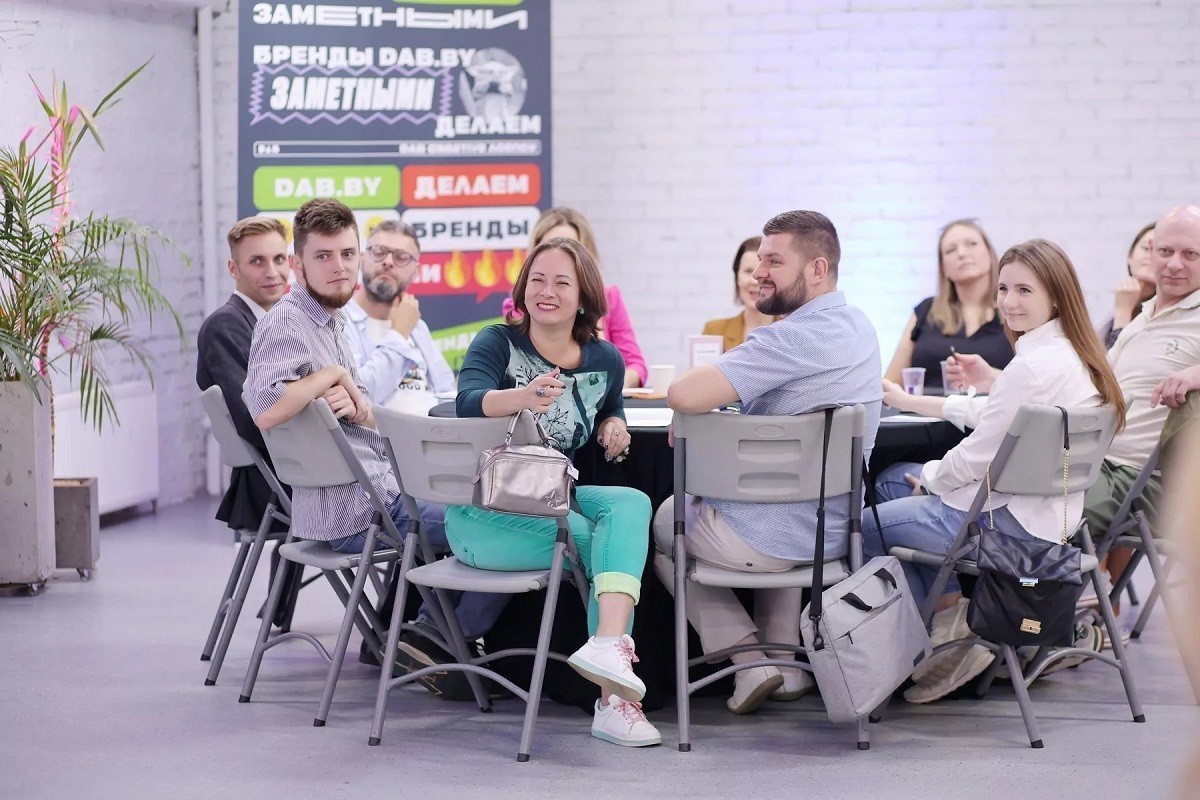 Лидерство, власть, харизма