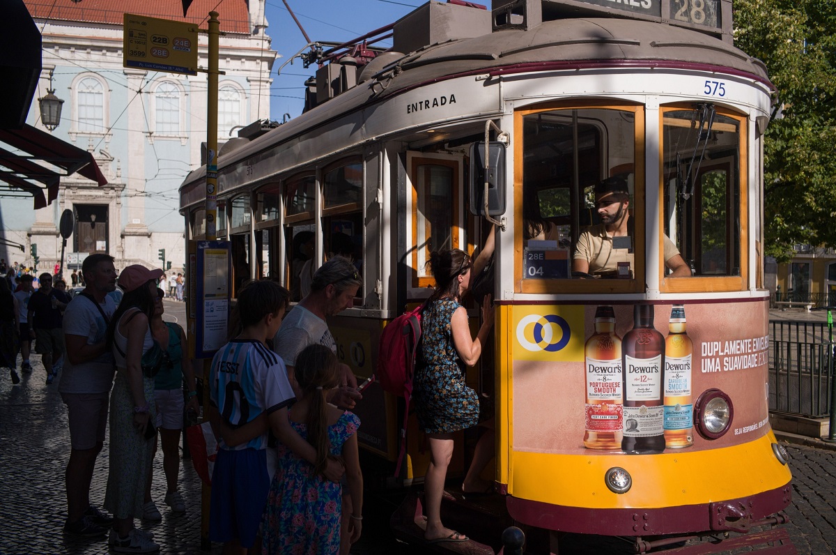 Португалия ужесточила визовые правила из-за рекордного наплыва мигрантов