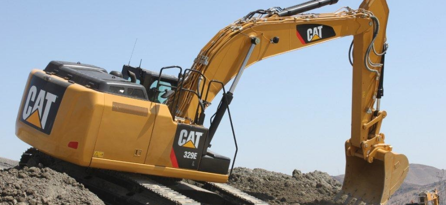 Современная спецтехника производства Caterpillar и John Deere