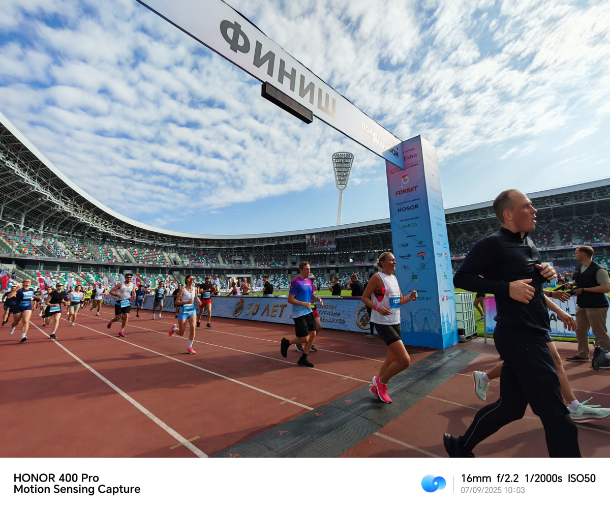 Минский полумарафон: эмоции, которые сохранила для вас AI-камера HONOR 400 Pro