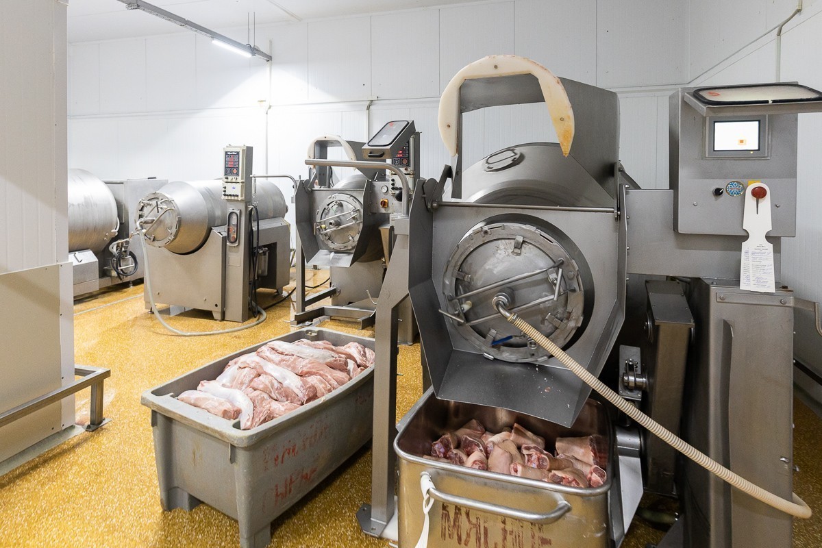 Слуцкий мясокомбинат официально вошел в состав агрокомбината «Дзержинский»