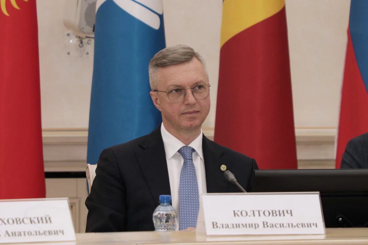 Владимир Колтович ушел в отставку с поста замглавы аппарата правительства