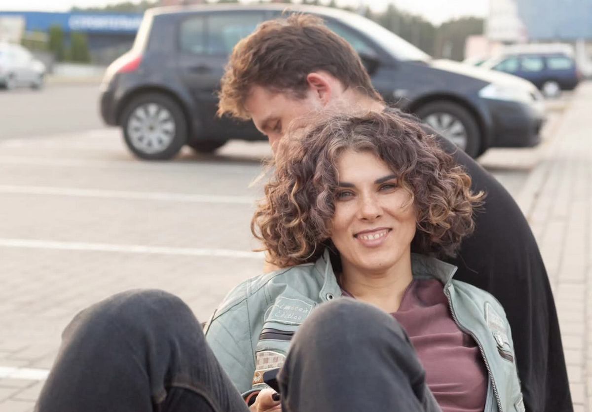 «Муж орет на каждом светофоре». Обсудили с АвтоМашей сексизм на дорогах, материнство и почему страшно разводиться