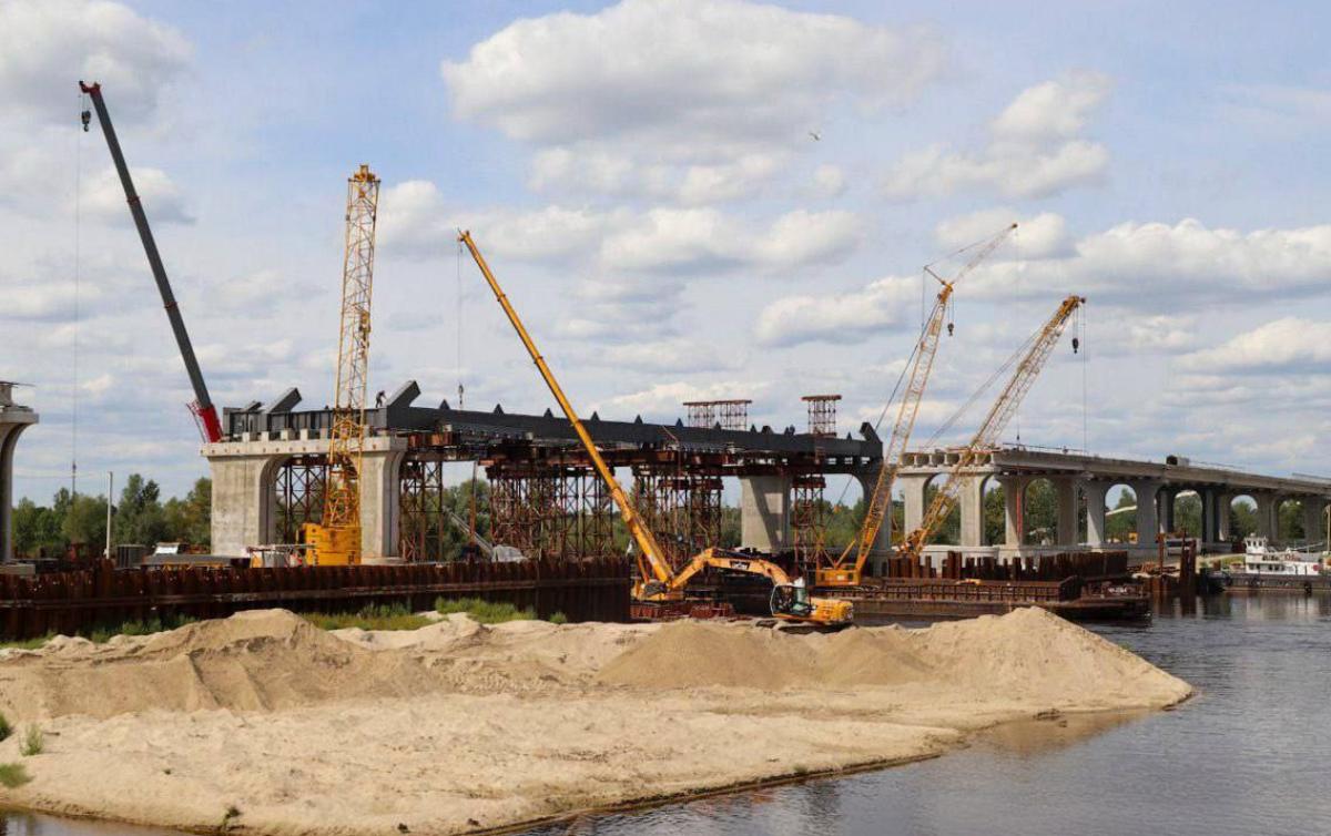 Стала известна дата открытия одного из самых длинных мостов в Беларуси