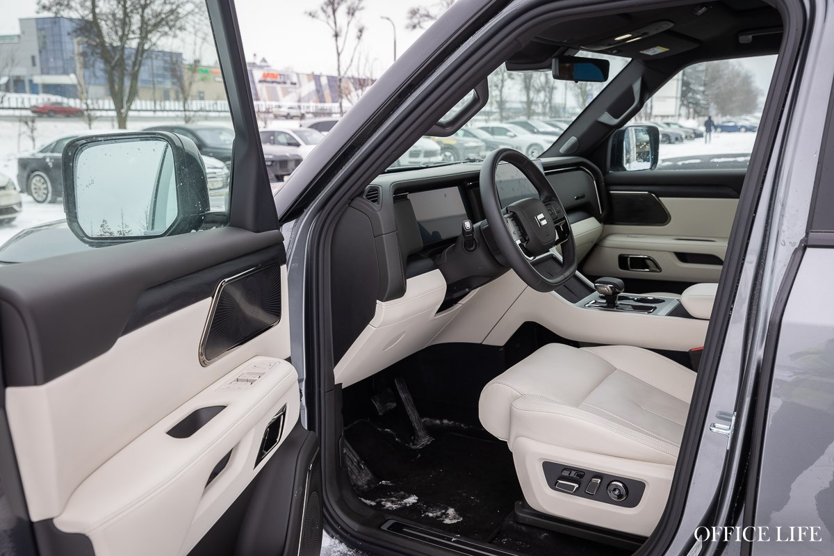 Внедорожник, который нас удивил. Устроили тест-драйв премиального ROX 01 среди сугробов