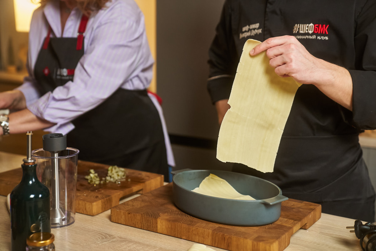 Удон, лазанья, «Оливье»&nbsp;— как накрыть новогодний стол, который объединит вкусы разных поколений