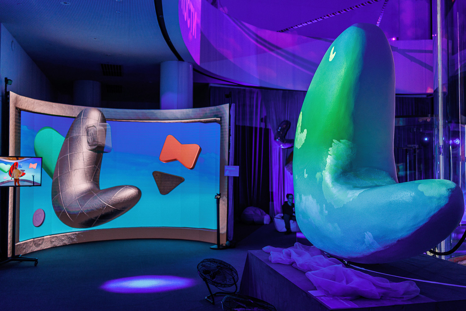 Мобильный оператор открыл иммерсивную выставку в честь ребрендинга (фото)