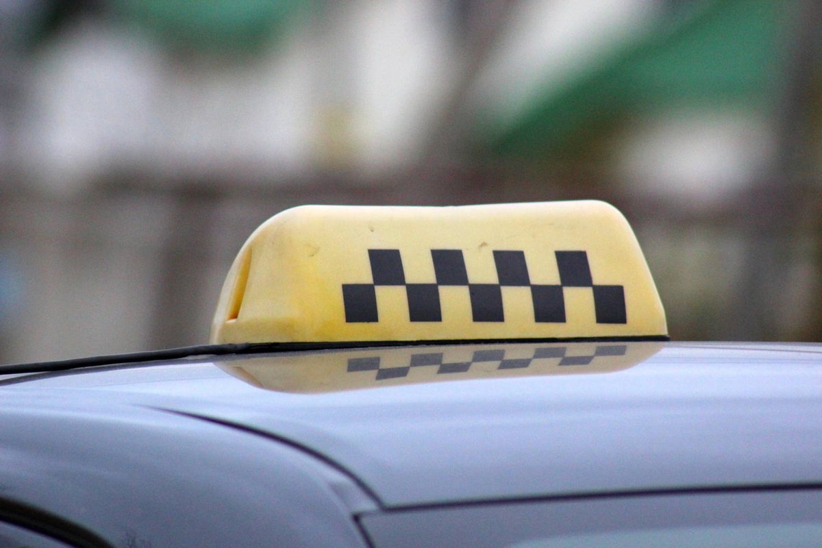 В Минске суд открыл дело о банкротстве службы такси. Она должна более 1,8 млн рублей