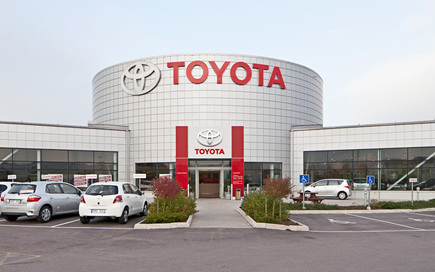 Глава Toyota усомнился в полном переходе на электромобили