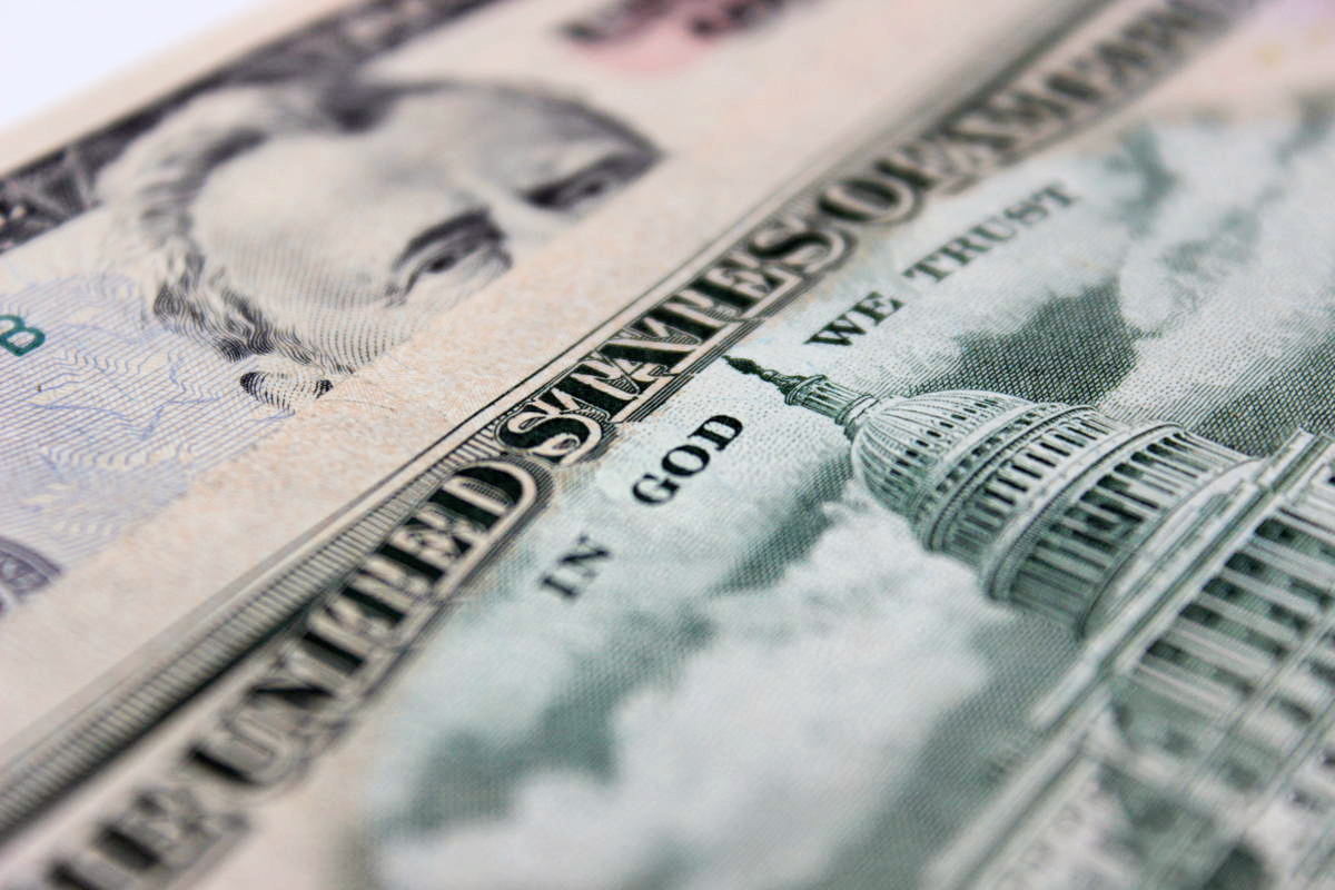 Аналитики ЕАБР назвали основную причину снижения золотовалютных резервов Беларуси в марте