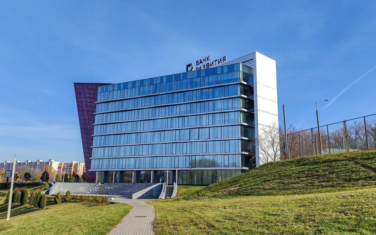 Банк развития вложит 100 млн рублей в совместные производства в России