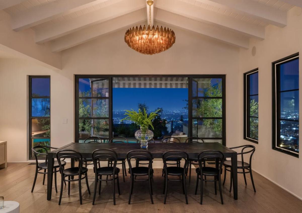 Брэд Питт купил особняк у гитариста The Killers за $12 млн (фото)