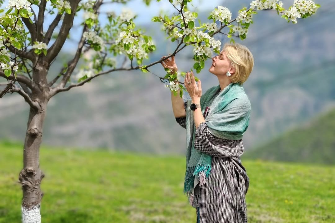Как мастер спорта по лыжным гонкам открыла в Минске ткацкую мастерскую и продает платки по всему миру