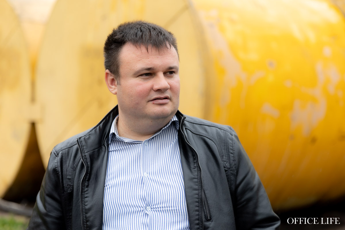 «Захотелось стать нефтяным магнатом». Как бывший банкир купил неработающий завод и стал производить рапсовое масло