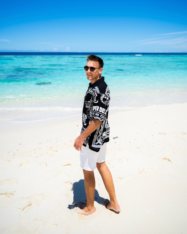 Суворовское училище, съемка свадеб и&nbsp;Мальдивы: как зумеры строят карьеры