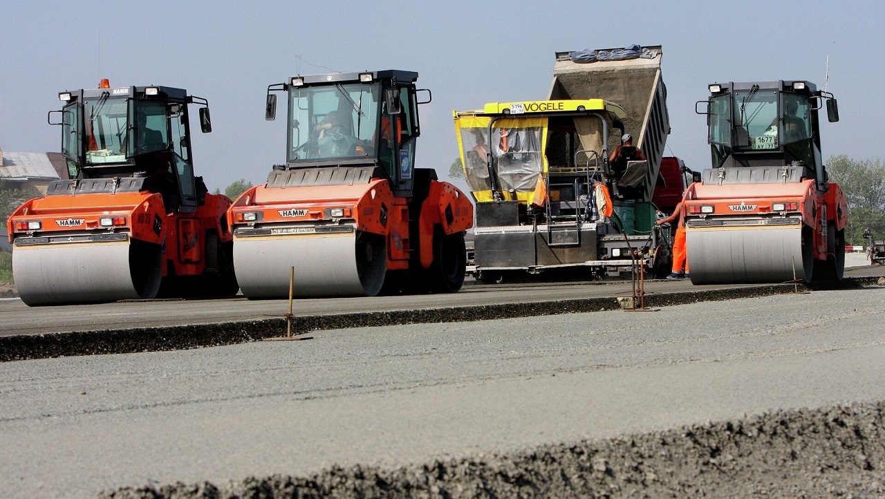 Беларусь будет закупать материалы для строительства дорог не в Европе, а в России