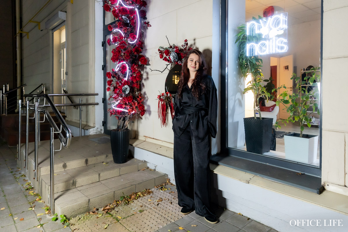 «Окончить факультет международного права, чтобы зарабатывать маникюром? Легко!» Как понять этих зумеров