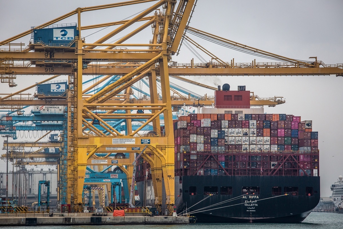 Bloomberg: мировой рынок контейнерных перевозок ожидает двухлетний спад